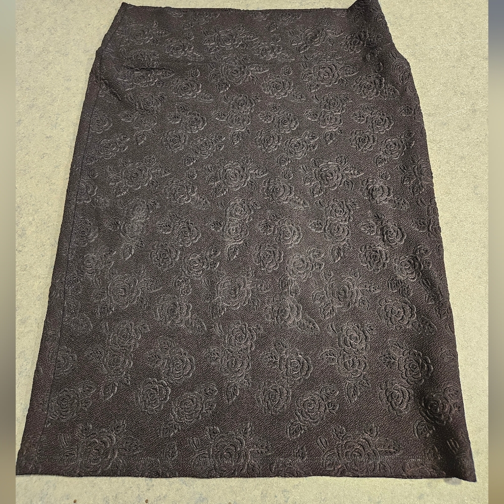 LuLaRoe Cassie Black Floral Pencil Skirt Size Large